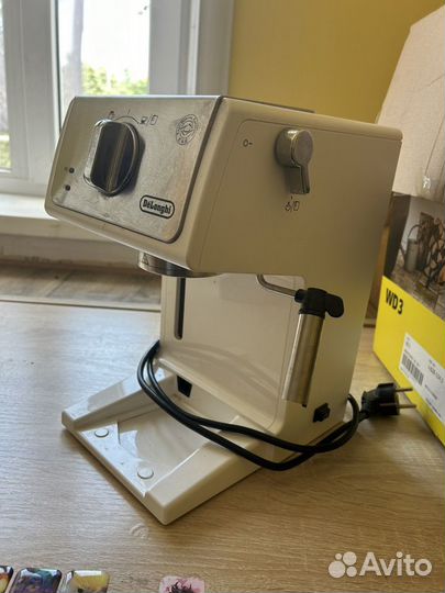 Кофеварка рожковая delonghi ECP 33.21.W