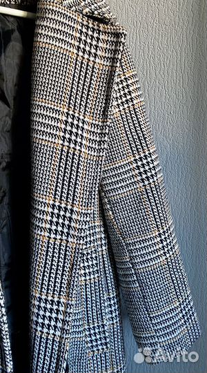 Пальто утепленное 44 из Южной Кореи