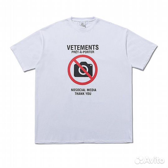 Футболка vetements на руках