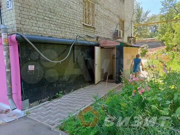 Магазин с отдельным входом на первой линии