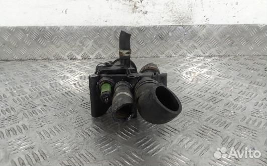 Корпус термостата дизельный ford kuga 1 (4AD03A601