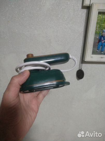 Утюг дорожный