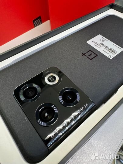 OnePlus 10 pro, 8/128 ГБ