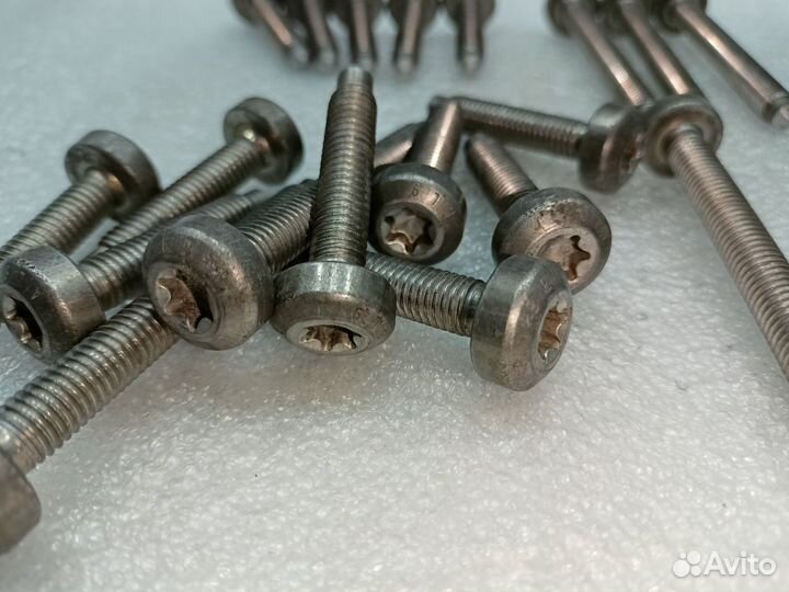 Комплект алюминиевых болтов VAG