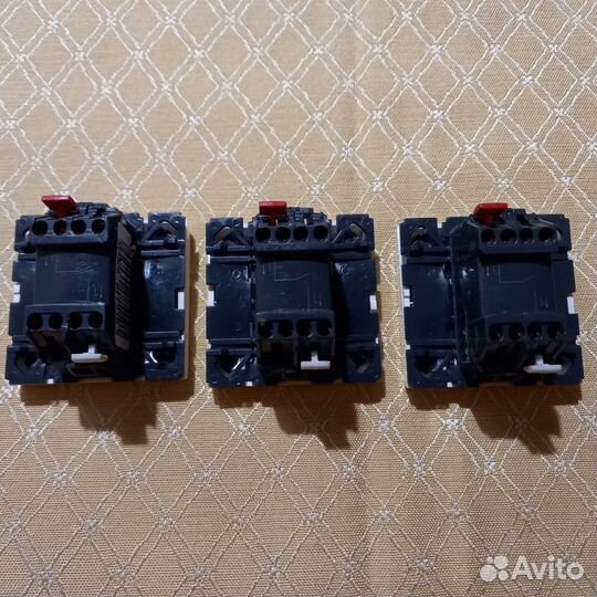 Легранд Мозаик выключатель 077010, 3шт