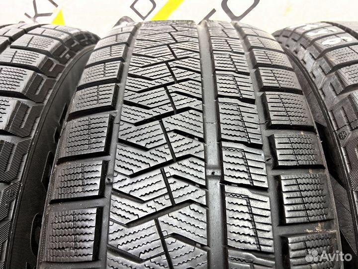 Pirelli Ice Asimmetrico Plus 215/60 R17 96Q