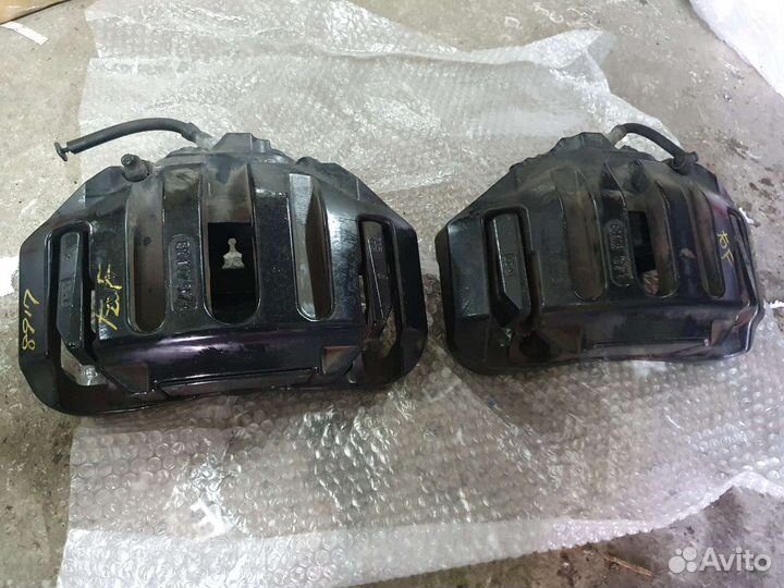 Суппорты передние bmw e60 m5 2шт