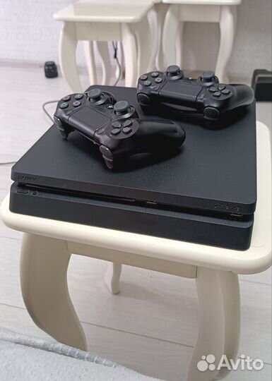 Sony playstation 4 slim