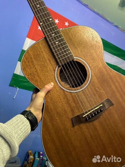 Акустическая гитара