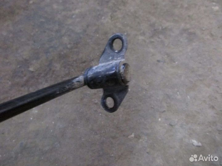 Держатель капота Kia Ceed 2012-2018 (81170A2000)