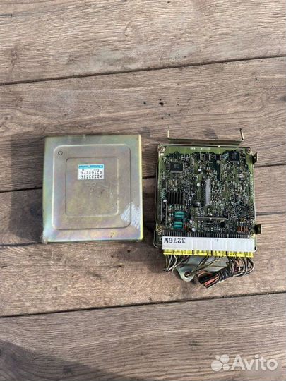 Блок управления двигателем Mitsubishi Carisma 1.6