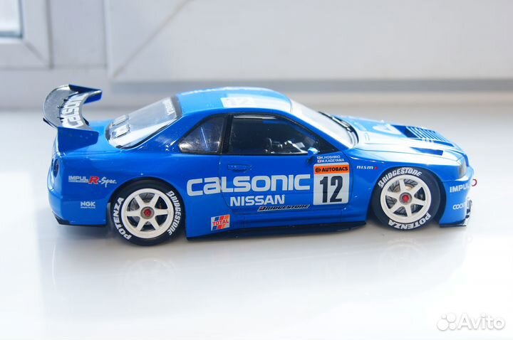 Модель автомобиля Nissan Skyline GTR R34 (Tamiya)