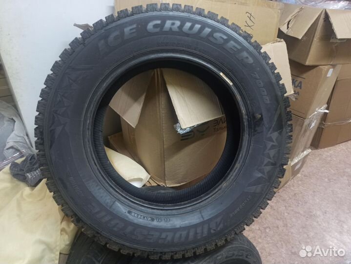 Bridgestone Ice Cruiser 7000S 205/65 R15