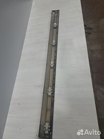 Mercedes Е 210 молдинг(накладка) на перед.дверь