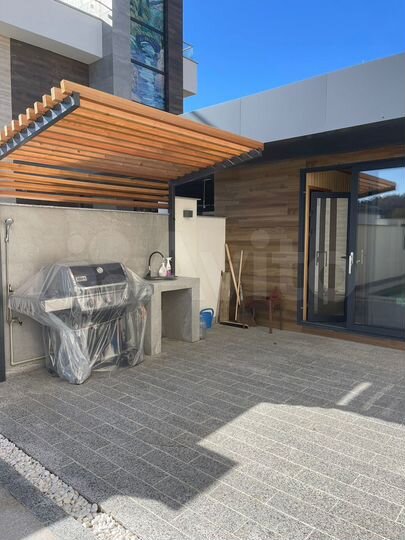 Коттедж 205 м² на участке 4 сот.