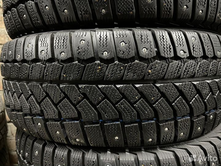 Viatti Brina Nordico V-522 215/55 R16