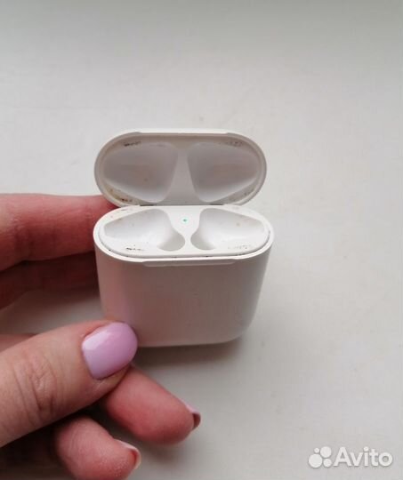 Зарядный кейс для наушников Apple AirPods 2