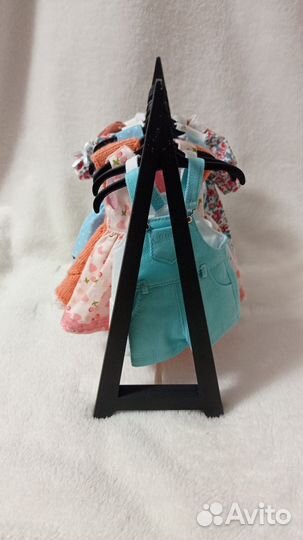 Вешалка для кукольной одежды