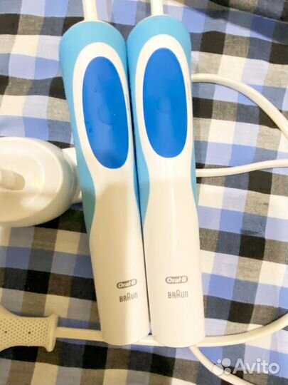 Электрическая зубая щетка Oral- B(2 штуки)