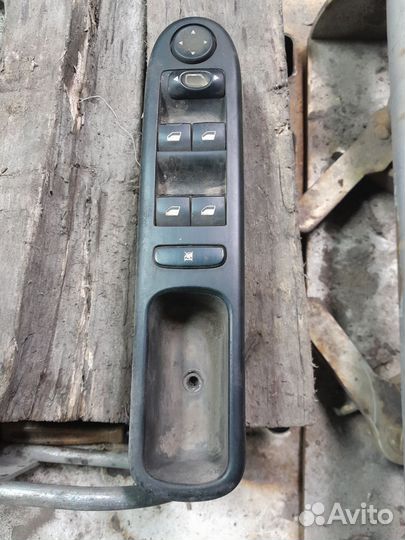 Блок управления стеклоподъемниками Peugeot 307