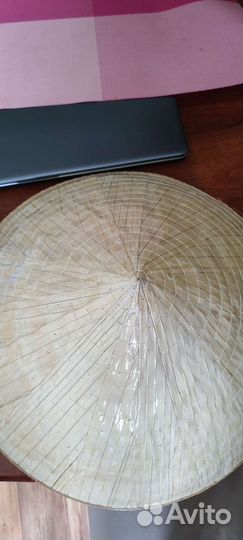 Вьетнамская шляпа с лентой