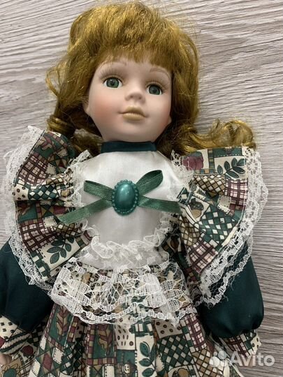 Кукла фарфоровая коллекционная