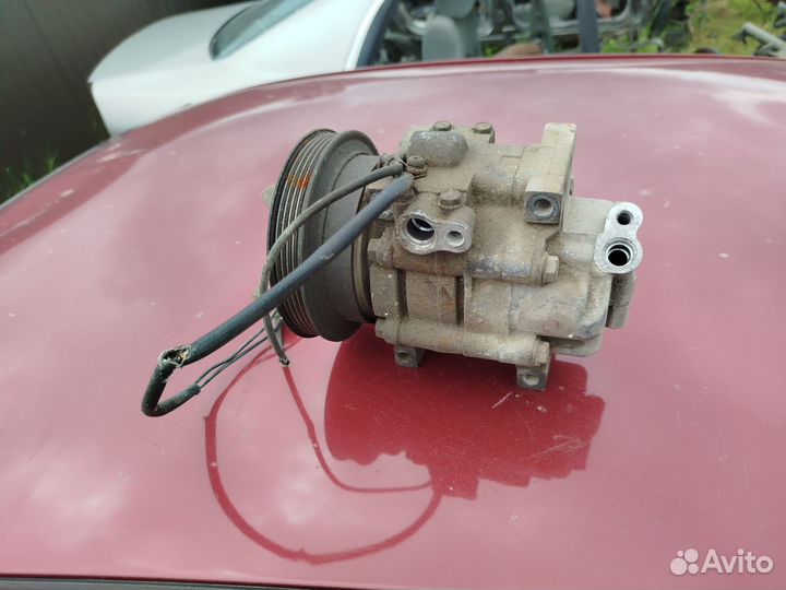 Компрессор кондиционера Mazda 626