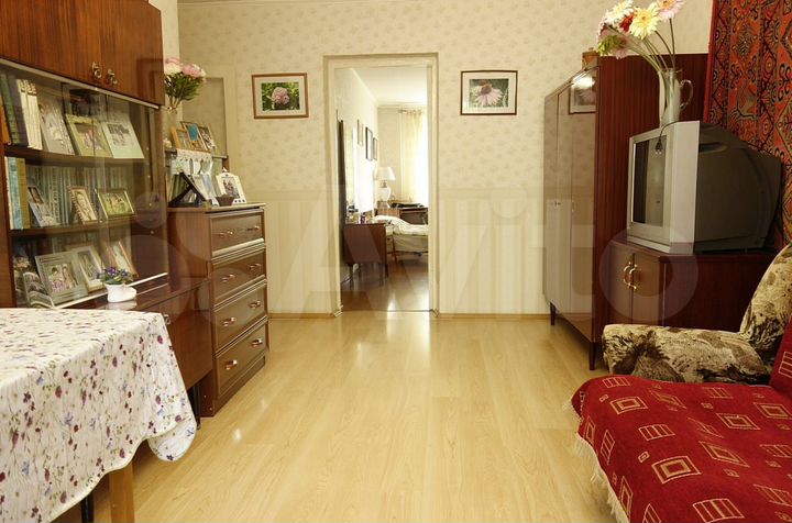 3-к. квартира, 56 м², 2/5 эт.