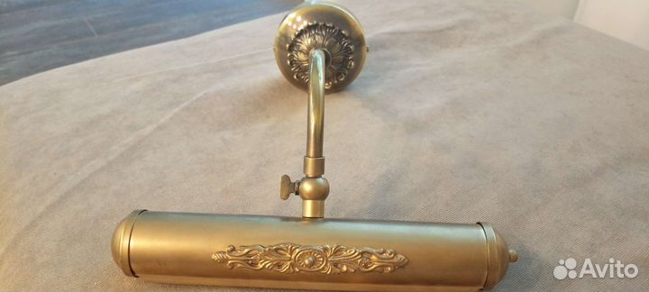 Лампа, подсветка картин, зеркало