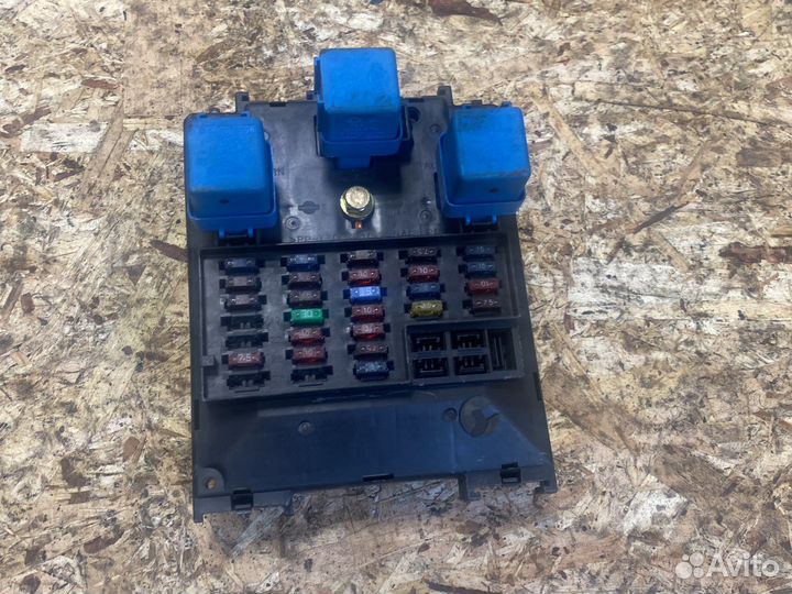 Блок предохранителей Nissan primera p11