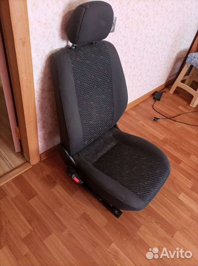 Переднее левое сиденья opel astra G,H