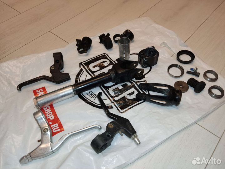 Запчасти от самоката и велосипеда