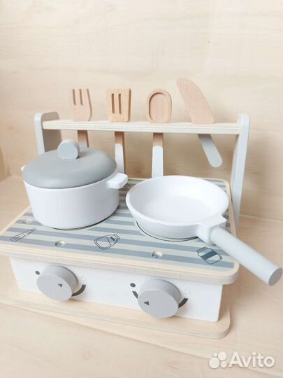 Детская мини кухня из дерева