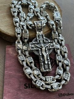 Серебряная цепь и серебряный крест