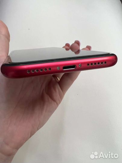 Телефон iPhone 11