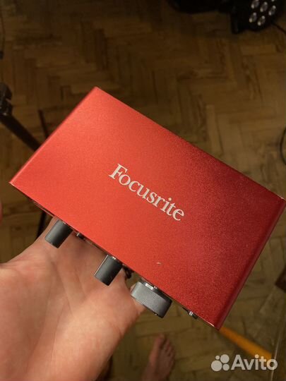 Звуковая карта focusrite 2i2