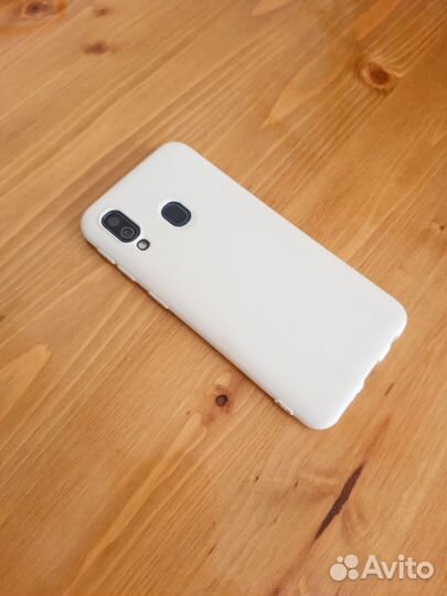 Samsung Galaxy A40, 4/64 ГБ