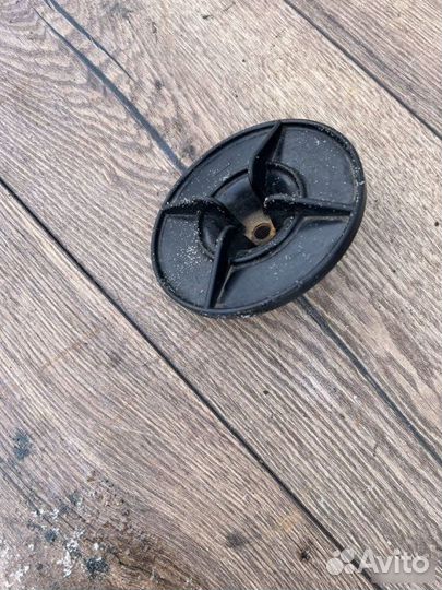 Крепление запасного колеса Renault Laguna 1.6