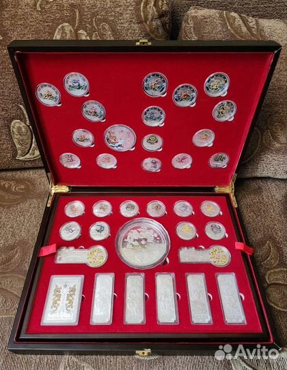 Монеты Китая 65 шт посеребренные