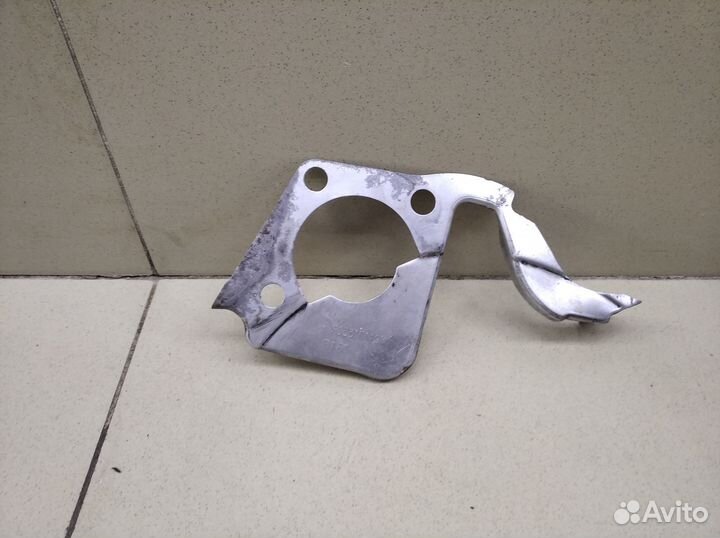 Кронштейн (сопут. товар) Duster 2012