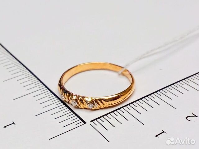 Золотое кольцо с камнем 17,5р