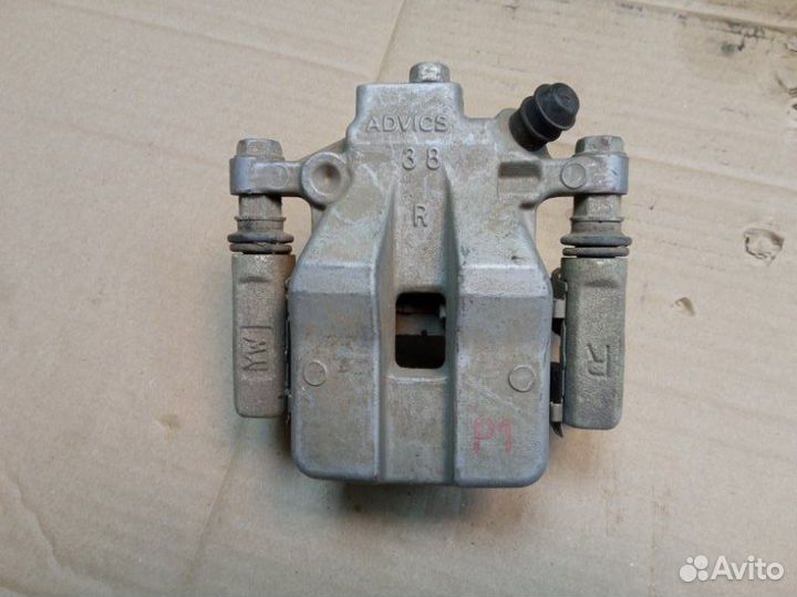 Суппорт задний правый Toyota Camry 50 2011-2017