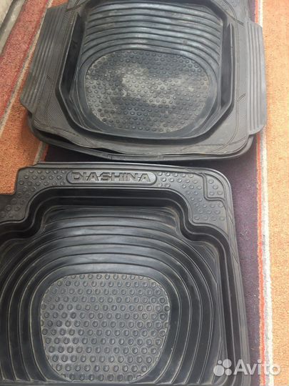 Автомобильные коврики резиновые
