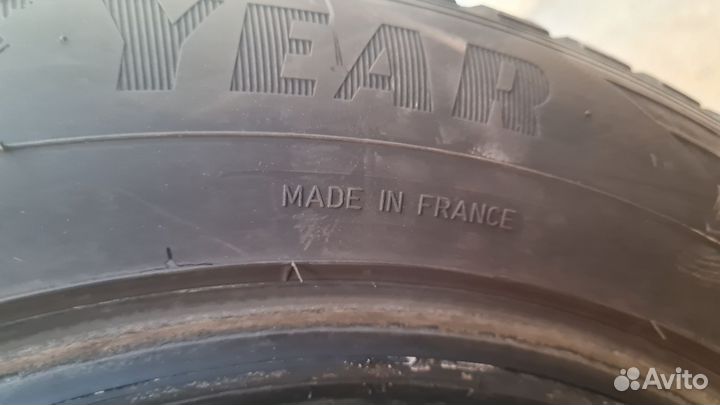 Goodyear EfficientGrip Performance SUV 225/60 R17 103