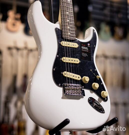 Электрогитара Fender Stratocaster USA + Аксессуары