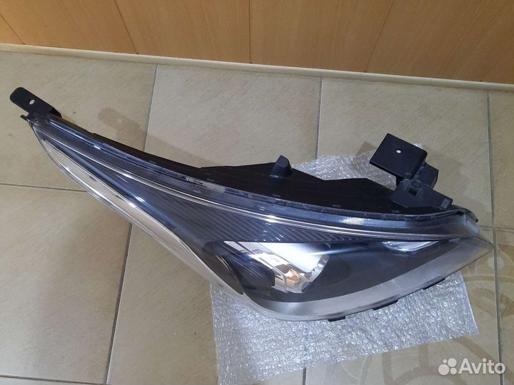 Фара передняя правая линза KIA Rio 4