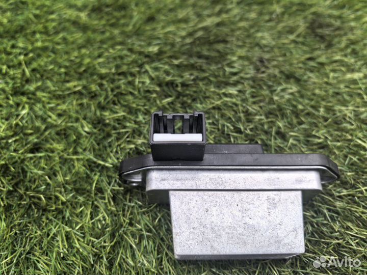 Реостат печки Mazda Axela blefw 2009