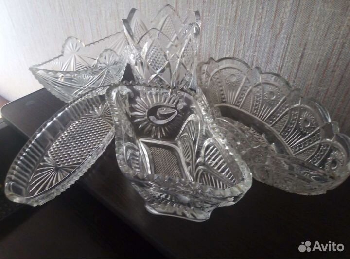 Хрустальная ваза и конфетницы