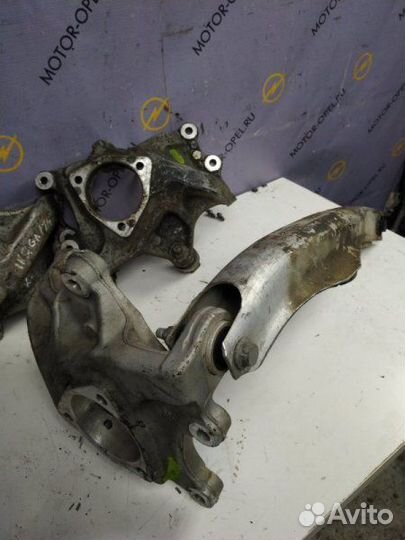 Рычаг поперечный задний правый Opel Insignia 2009