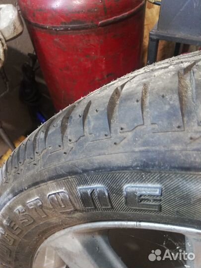 Bridgestone Desert Dueler 275/50 R22